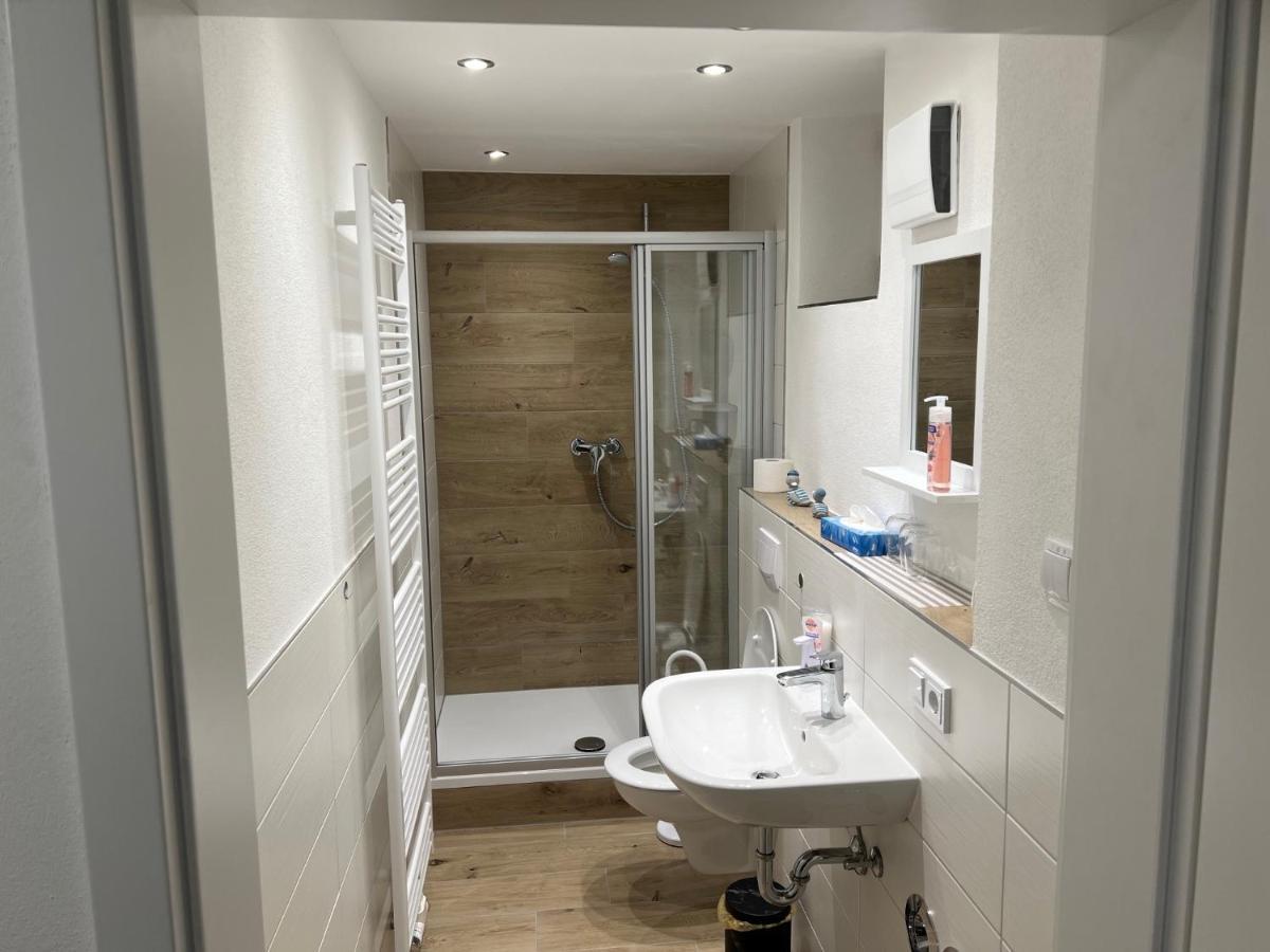 Ferienwohnung Raiffeisenstrasse -Gross- Обернбург-на-Майне Экстерьер фото